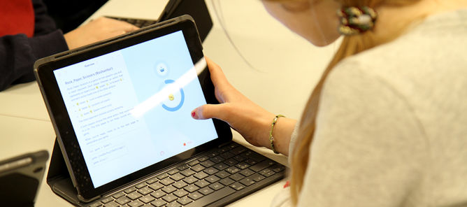 Foto: Heidi M. Skjebstad Elev på ipad